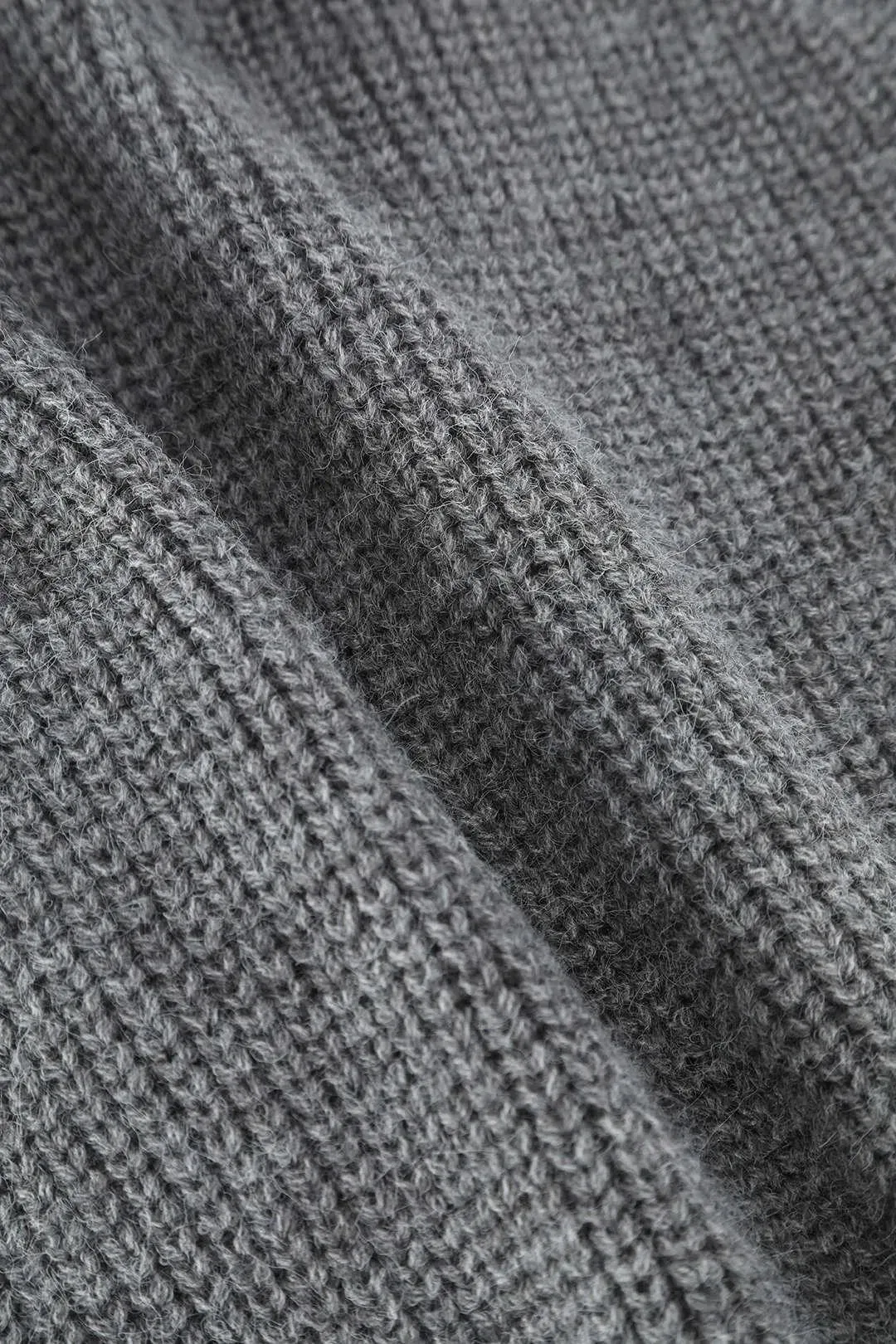 Arzella – Batwing design – Turtleneck sweater