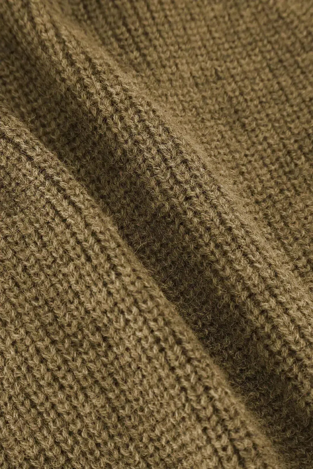 Arzella – Batwing design – Turtleneck sweater